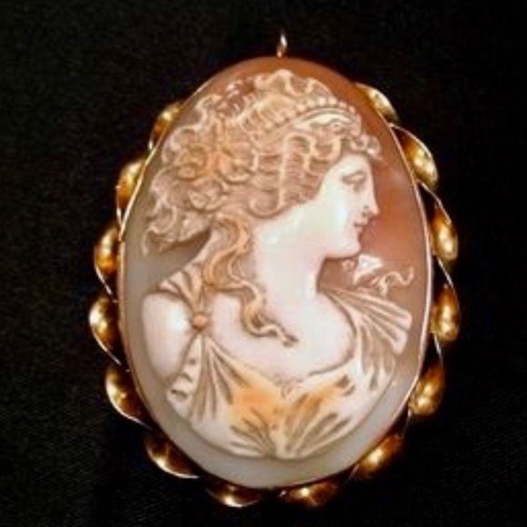 HP! ๐ฒSALE๐ฒ Antique Mid/Late 1800s Large Carved Shell Cameo Pin/Pendant - Picture 8 of 8